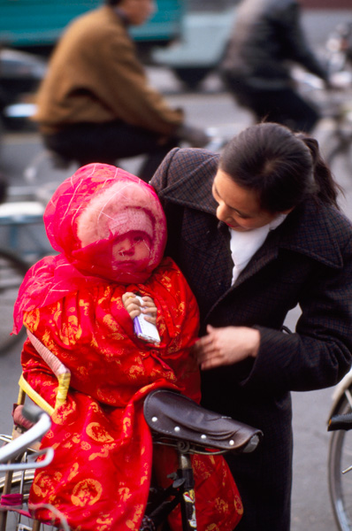 Mother and child, pollution protection, Beijing