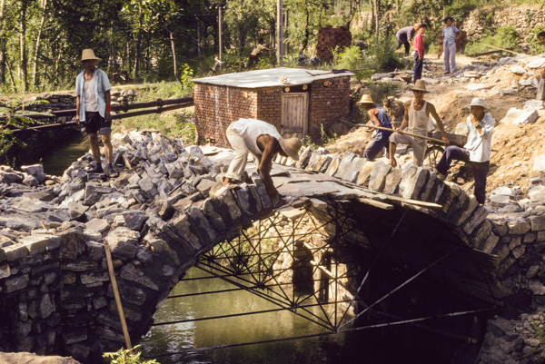 Stone bridge building, China