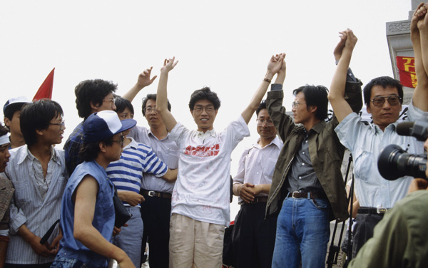 Singer Hou Dejian, student protests, Beijing