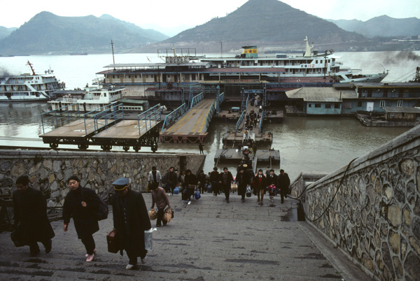 People leaving boat, Fengjie, China