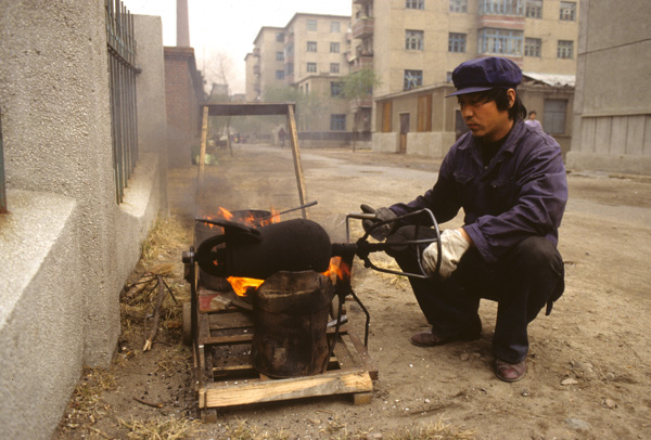 Popcorn vendor in Shenyang, China