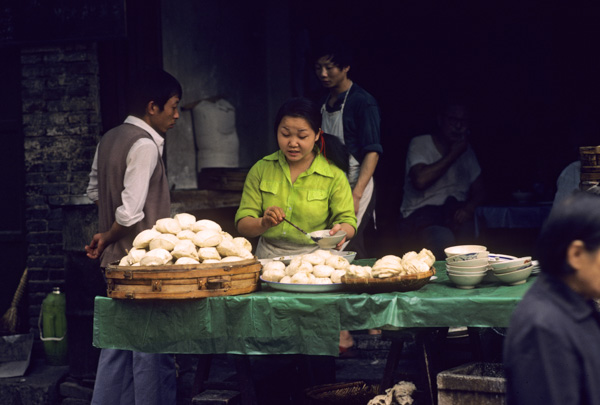 Steamed bun vendor