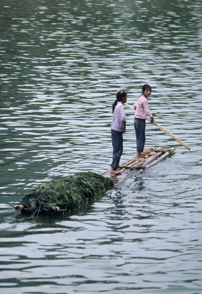Girls on raft, Guilin