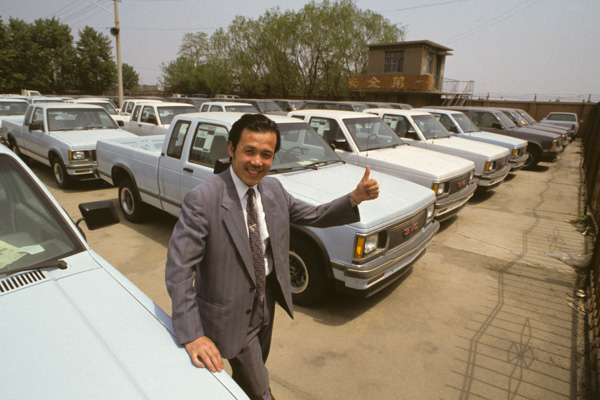 JInbei truck employee and trucks