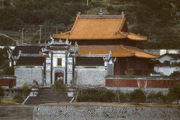 Lao Huang Lin temple on Yangtze