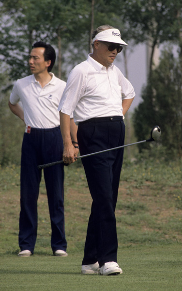 Zhao Ziyang Golfing