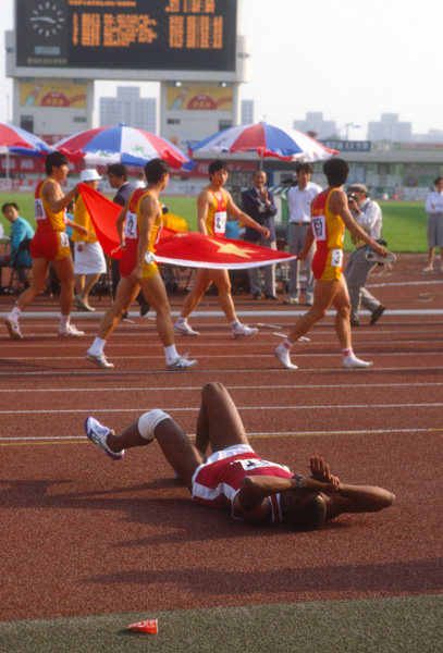 Injured runner and victors