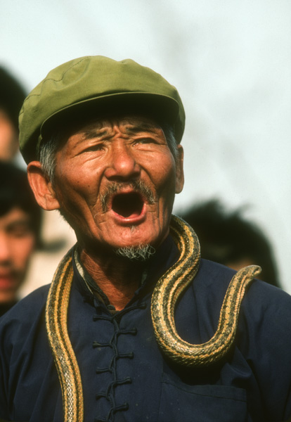 Street performer, Beijing