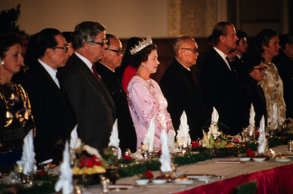 Queen Elizabeth, Beijing Banquet