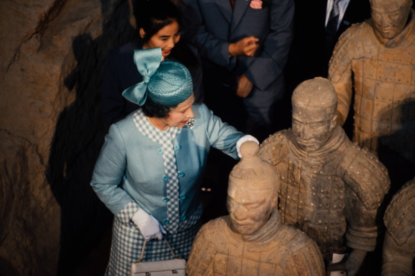 Queen Elizabeth and terracotta warriors