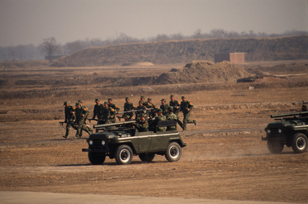 Chinese army maneuvers