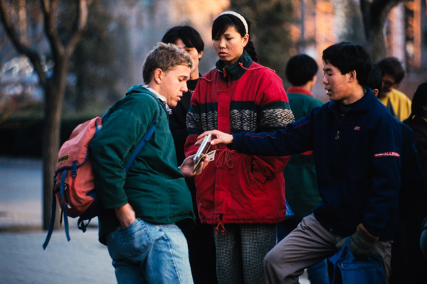 Foreigner buys CDs, Beijing