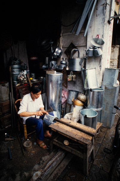 Tin smith, China