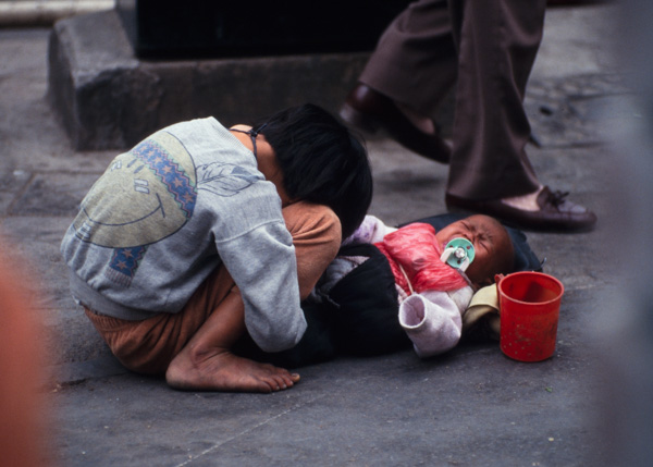 Children begging, Shenzhen
