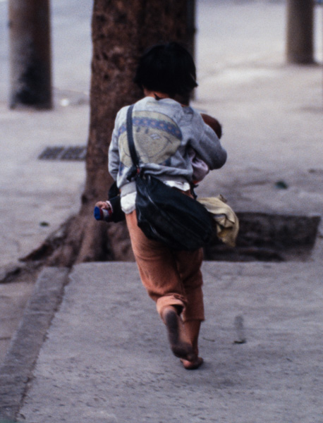 Children begging, Shenzhen