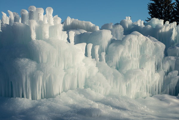 Ice festival, Midway