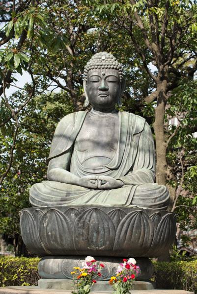 Buddhist statue, Sensoji Temple, Tokyo, Japan.