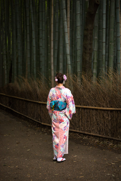 Tourist in kimono taking selfie, Bamboo Forest, Kyoto