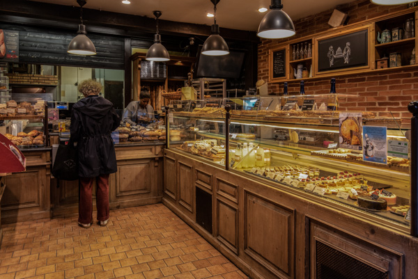 Le Granier a Pain bakery, Montmartre, Paris, France